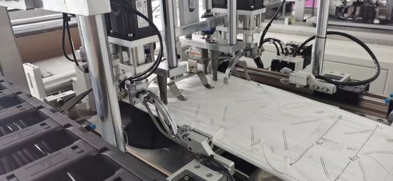 Tek Kullanımlık Nonwoven Yüz Maskesi Yapma Makinesi 20 - 50 Adet/Dk
