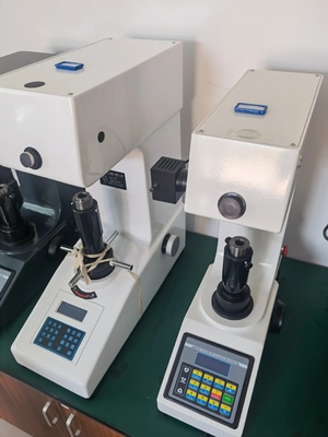 Elektrikli Dönen Kolon Mikro Vickers Sertlik Ölçme Cihazı OEM 220V