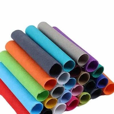 Kartonlarda Paketlenmiş Pürüzsüz Dokunmamış Kumaş 1 - 3m Genişlik Yüksek Mukavemet