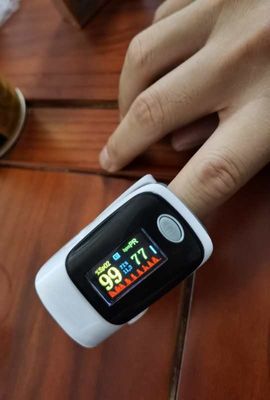 30mA 240BPM Oksijen Sensörü Parmak Monitörü %99 Kan Doygunluğu